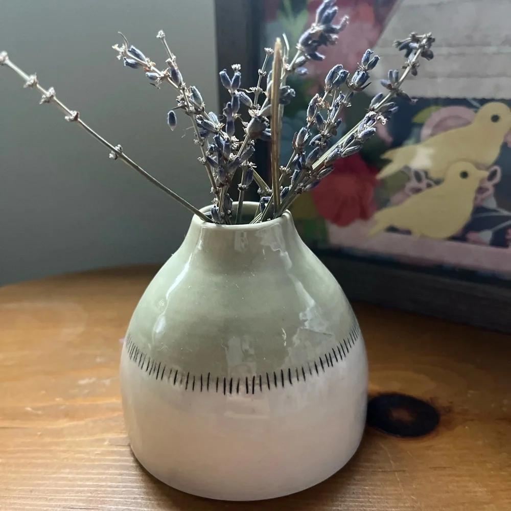 Chic Two-Tone Ceramic Vase